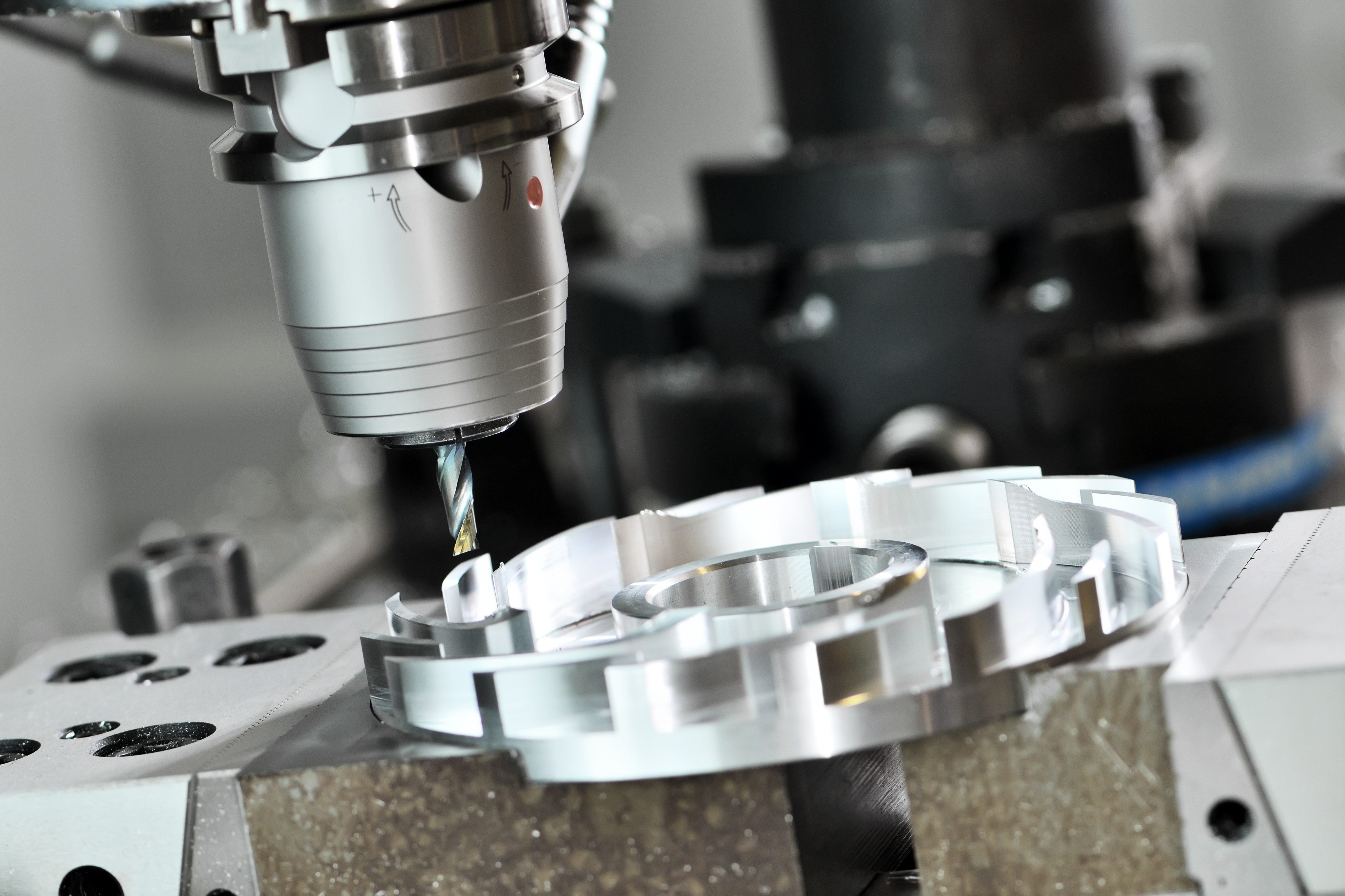 Milling,Cutting,Metalworking,Process.,Precision,Industrial,Cnc,Machining,Of,Metal